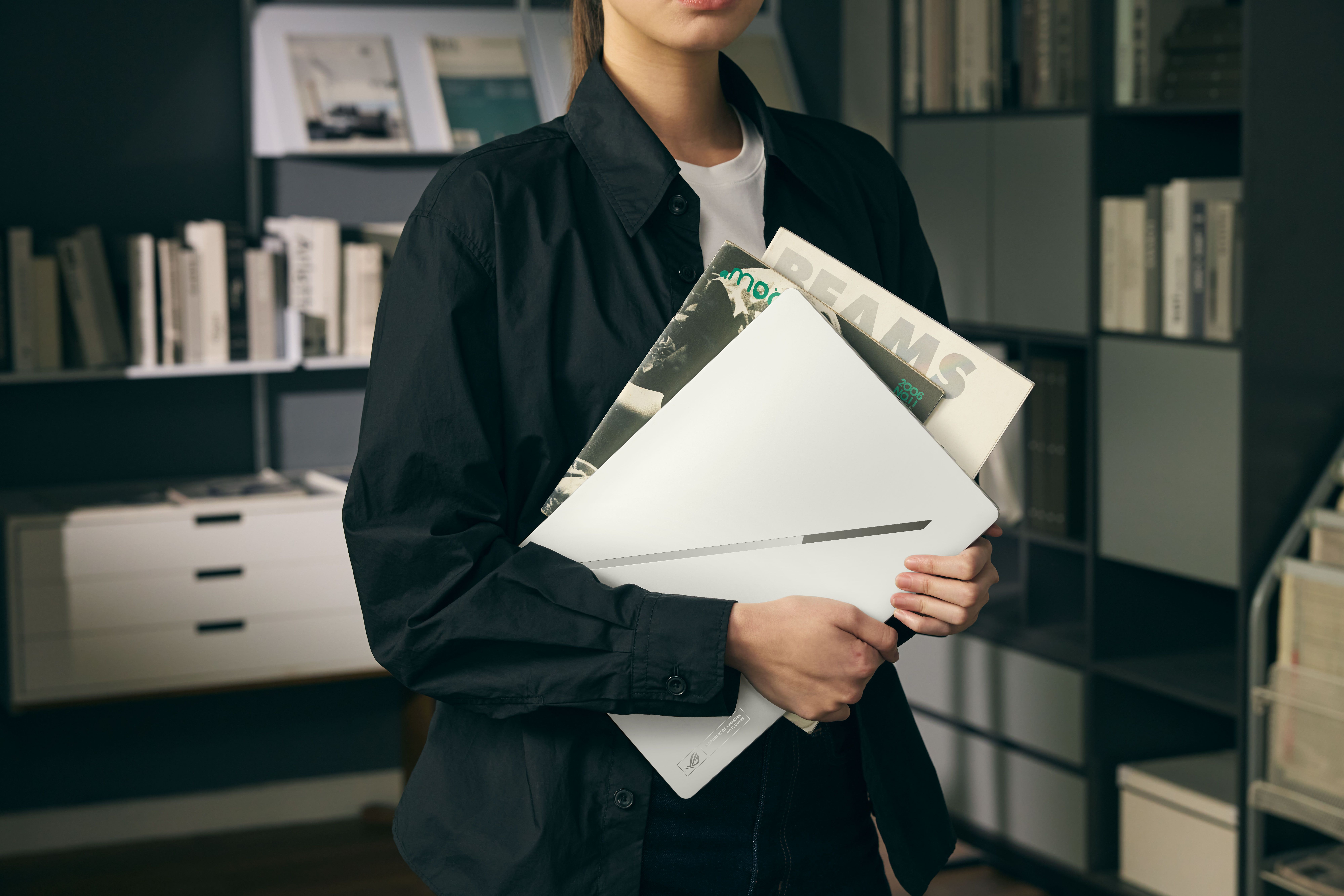 2026 ROG Zephyrus G14_GU405_Scenario Photo_10.jpg